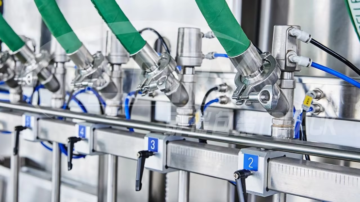 Turnkey Solution Manufacturer CE Quick Changeover High Accuracy Viscousity Liquid Filling Machine for Cosmetic Daily Chemical